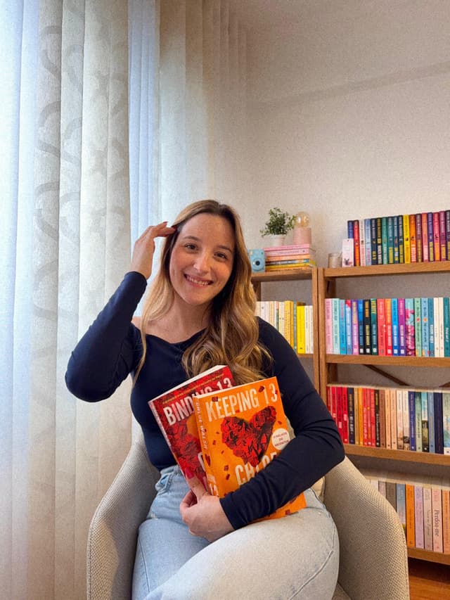 Foto pessoal com livros